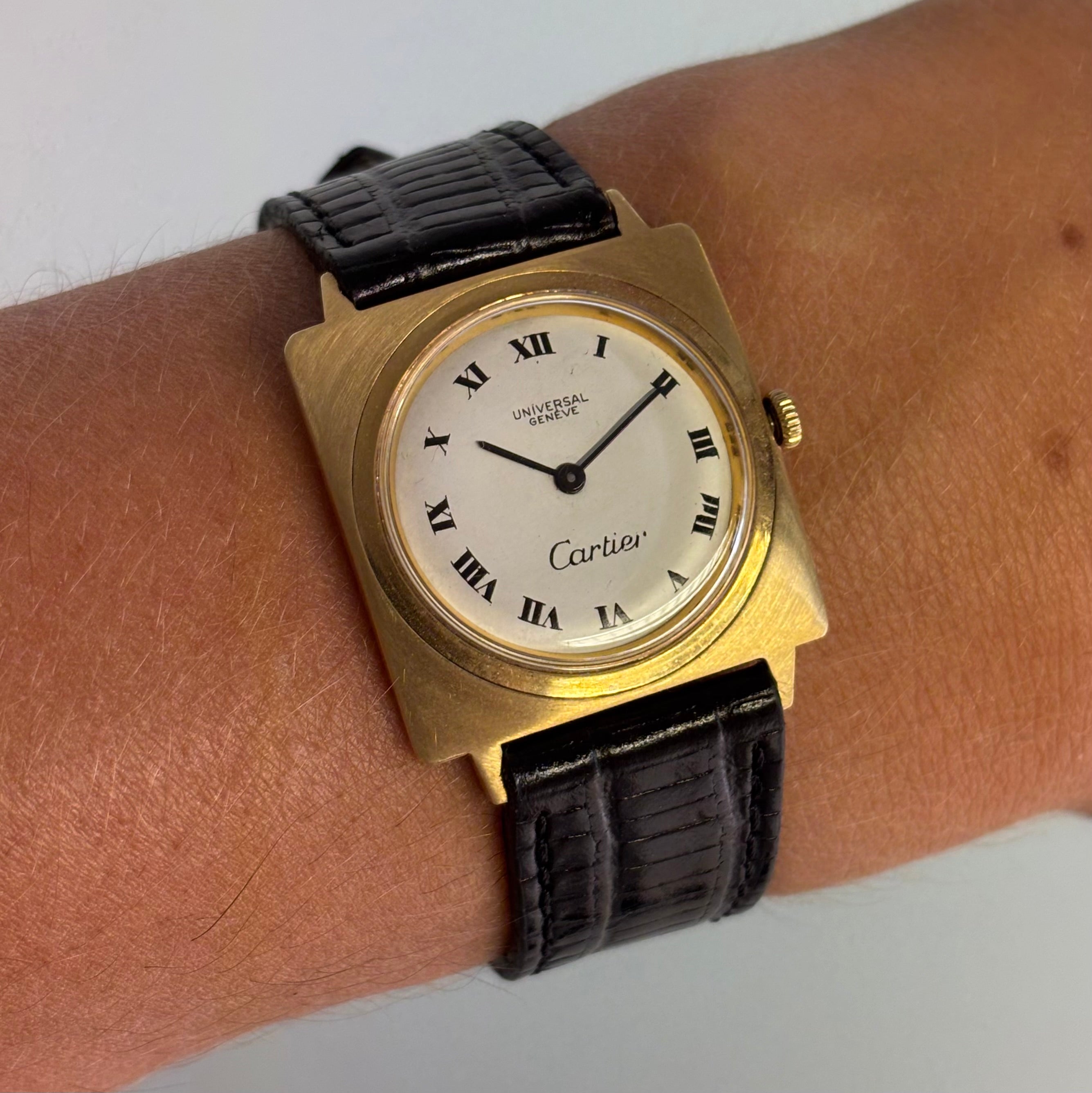 Universal Genève 18k Cartier signed