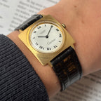 Universal Geneve Wristwatch – Cartier Signed, 18K Yellow Gold