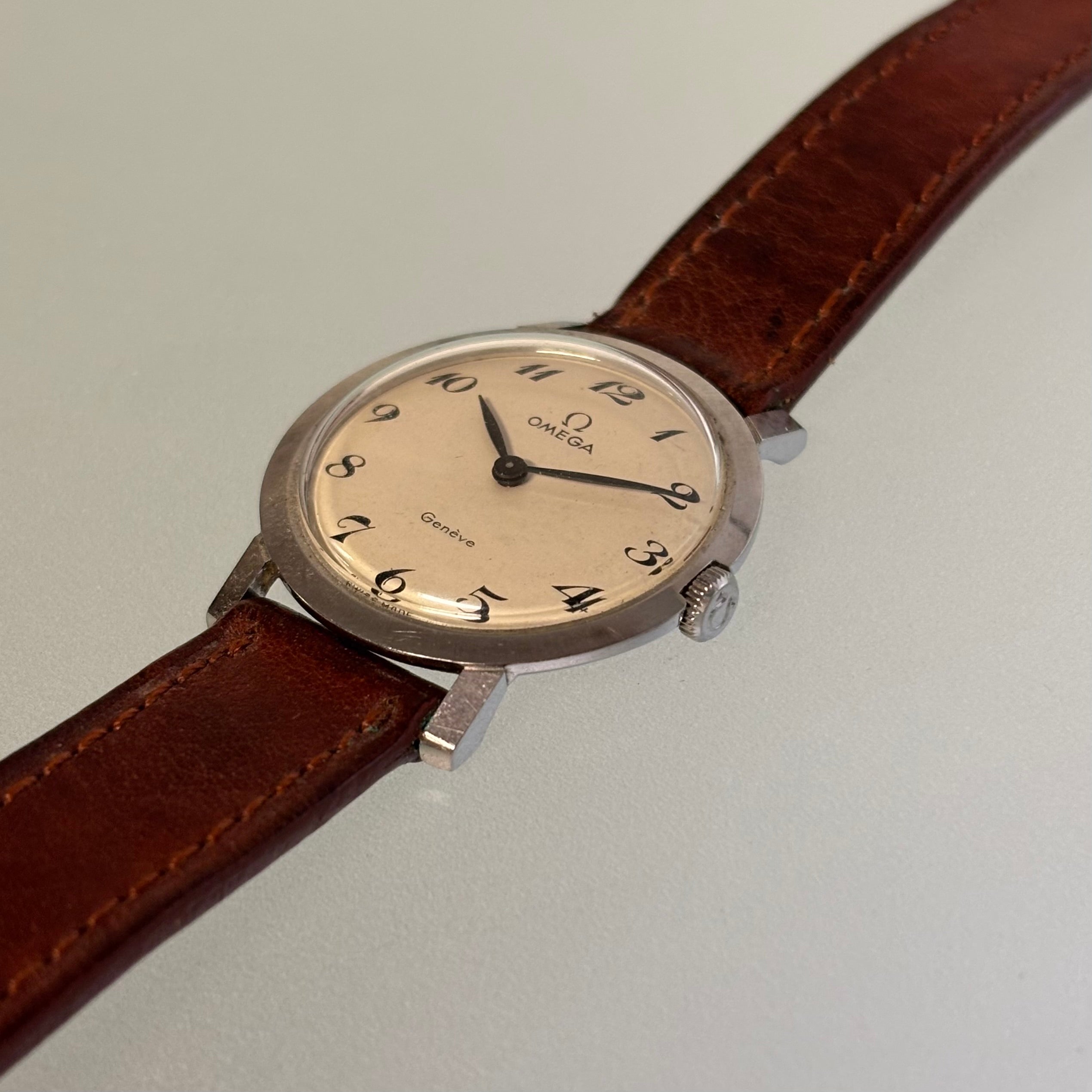 Omega Genève Breguet dial