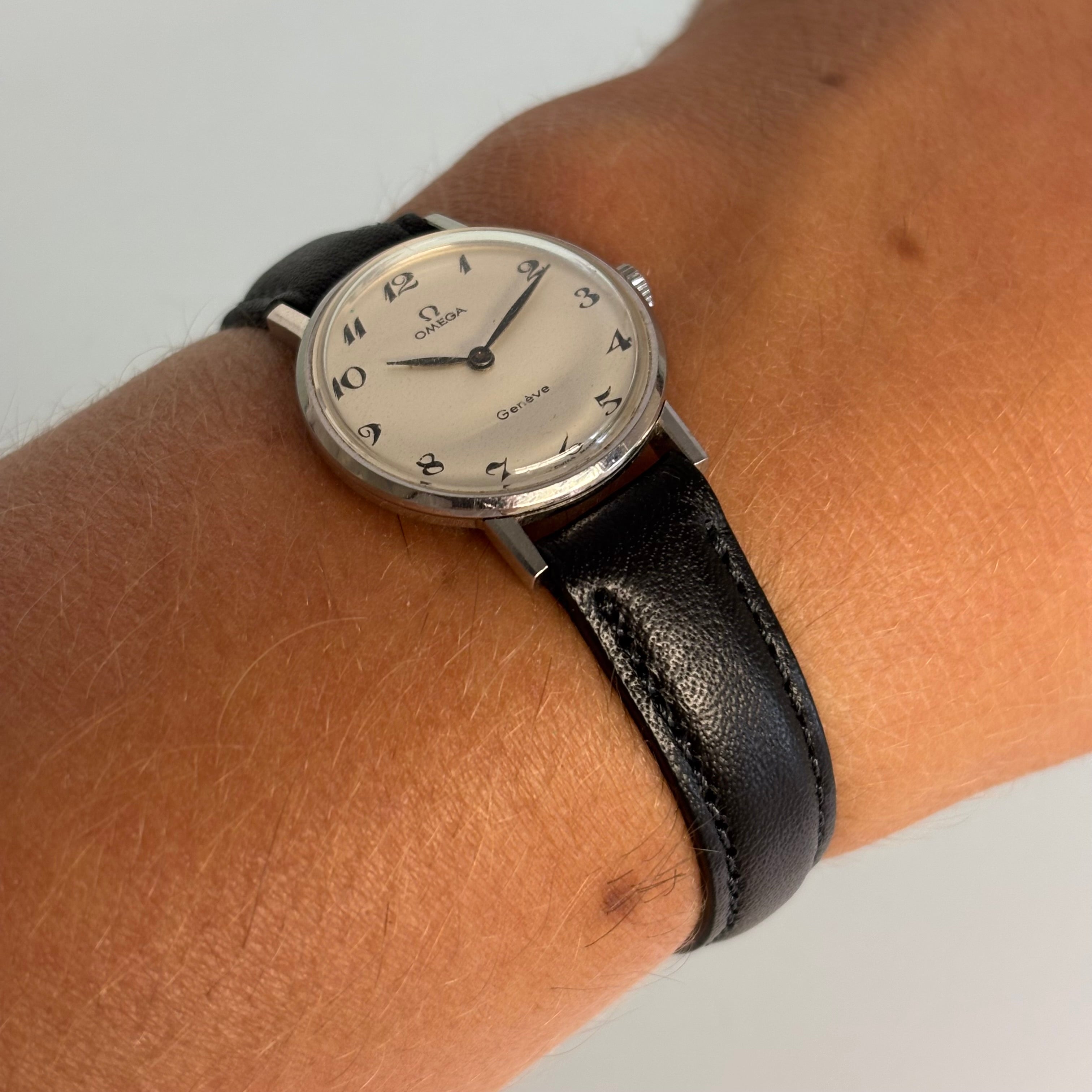 Omega Genève Breguet dial