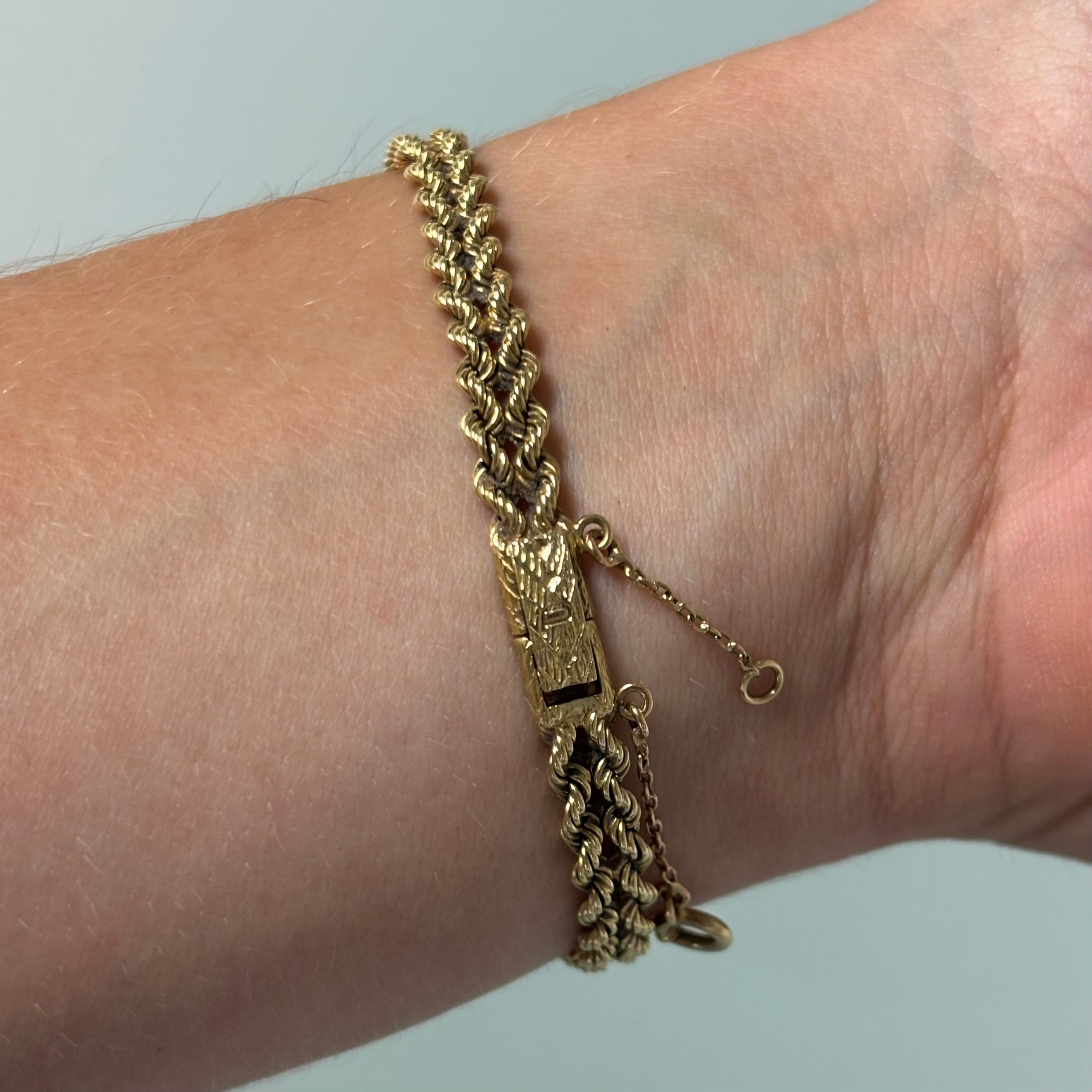 Piaget 18k braceletwatch with diamonds & baguettes