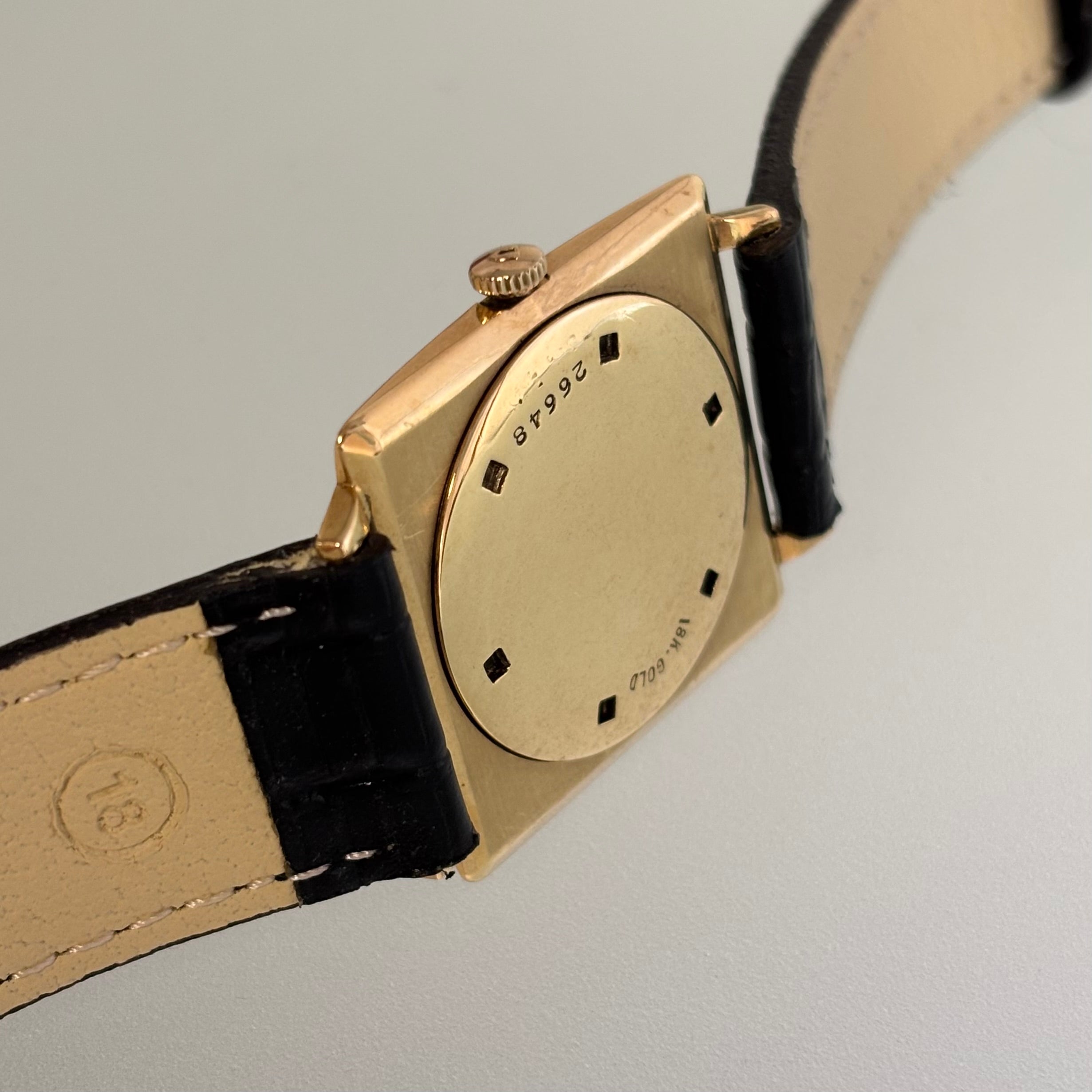 Universal Genève 18k Cartier signed