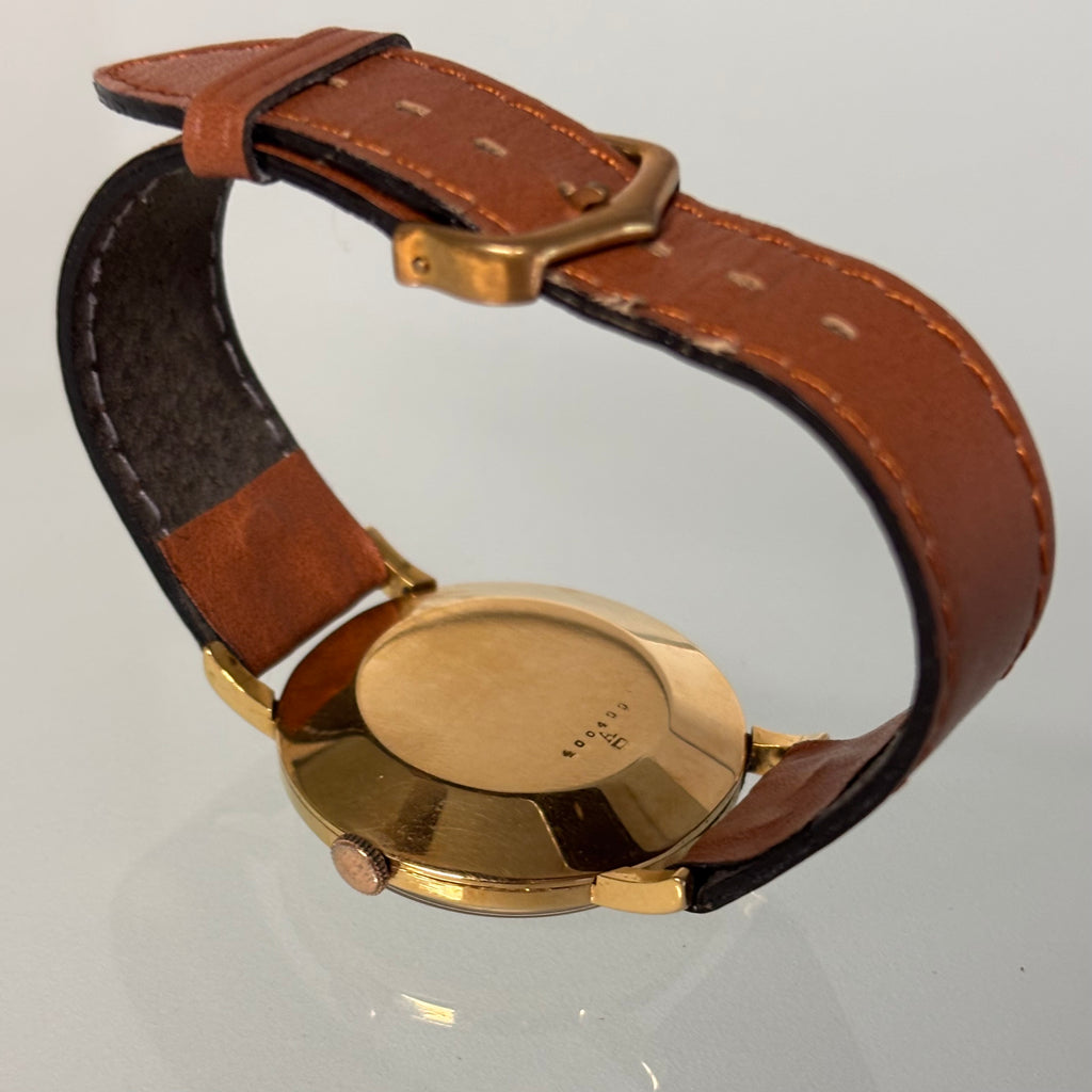 Cartier EWC Wristwatch – 18K Yellow Gold, 1940s Vintage