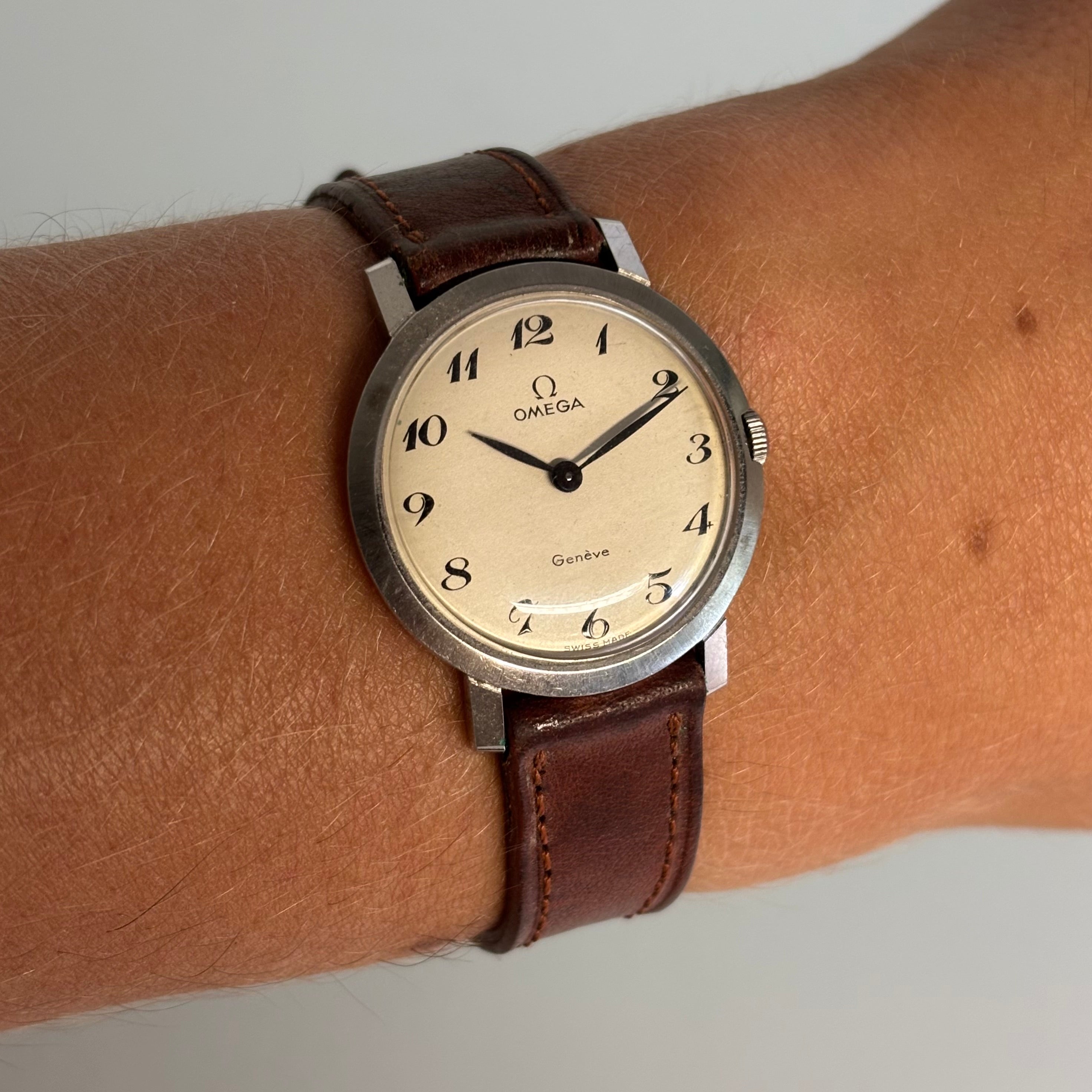 Omega Genève Breguet dial