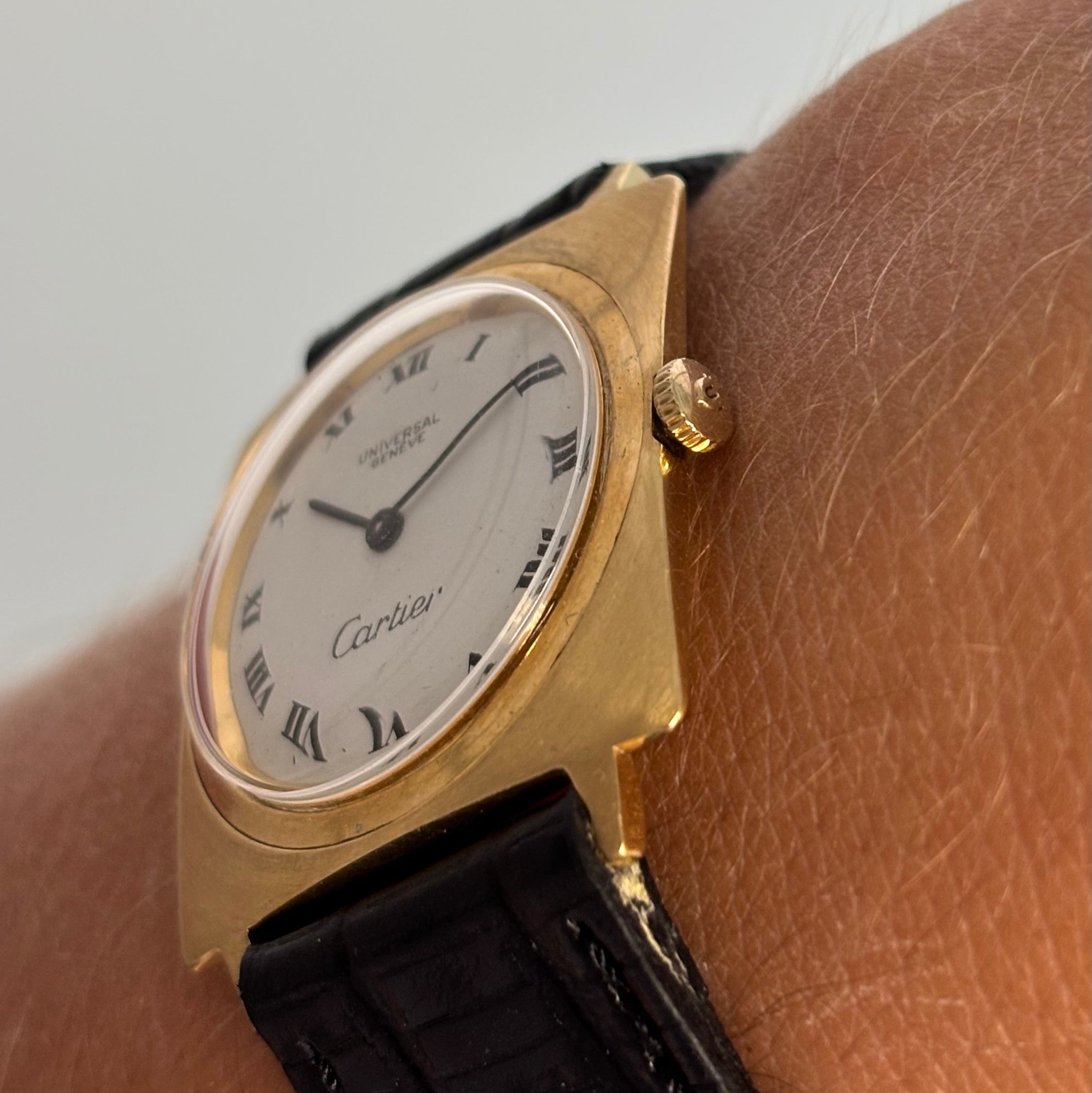 Universal Genève 18k Cartier signed