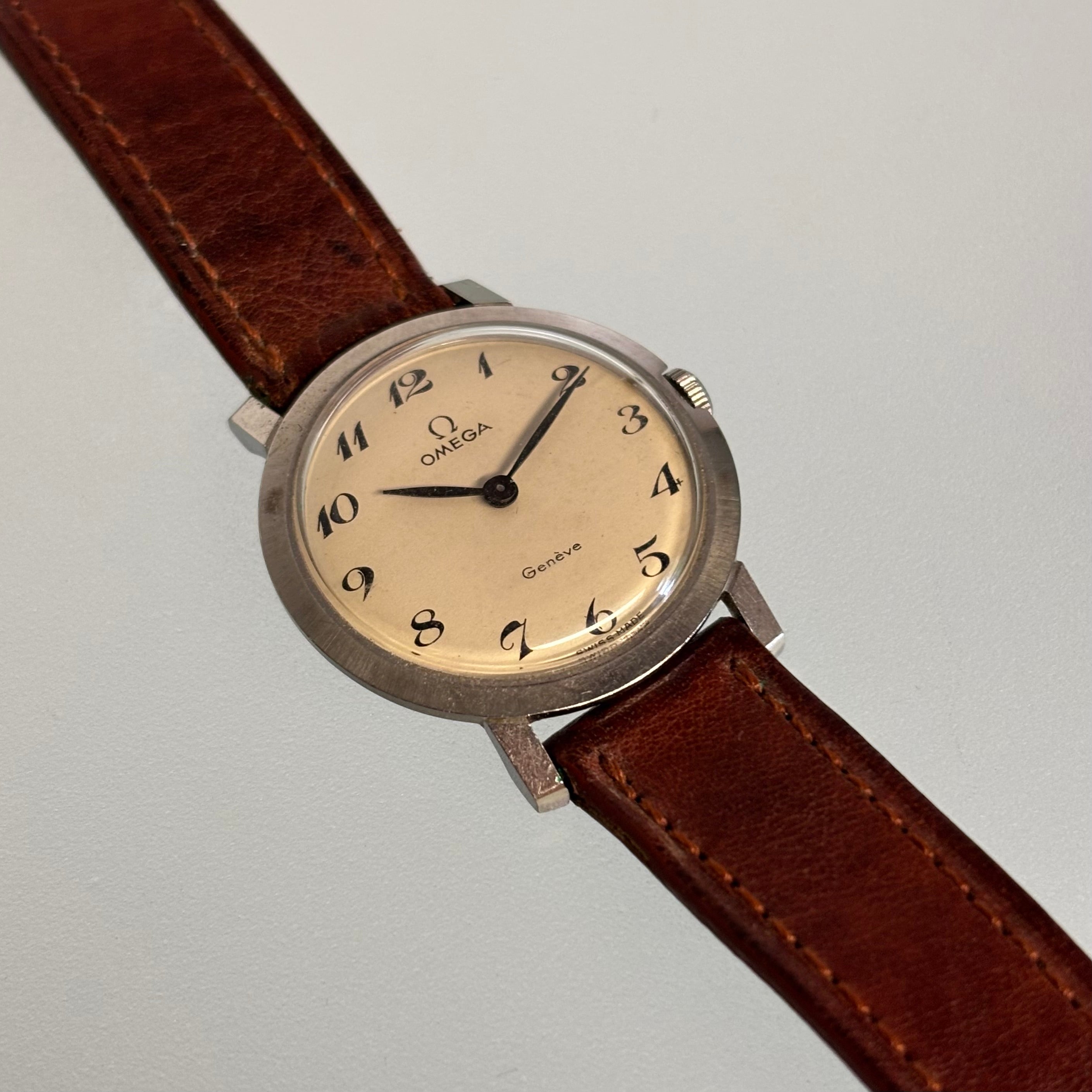 Omega Genève Breguet dial