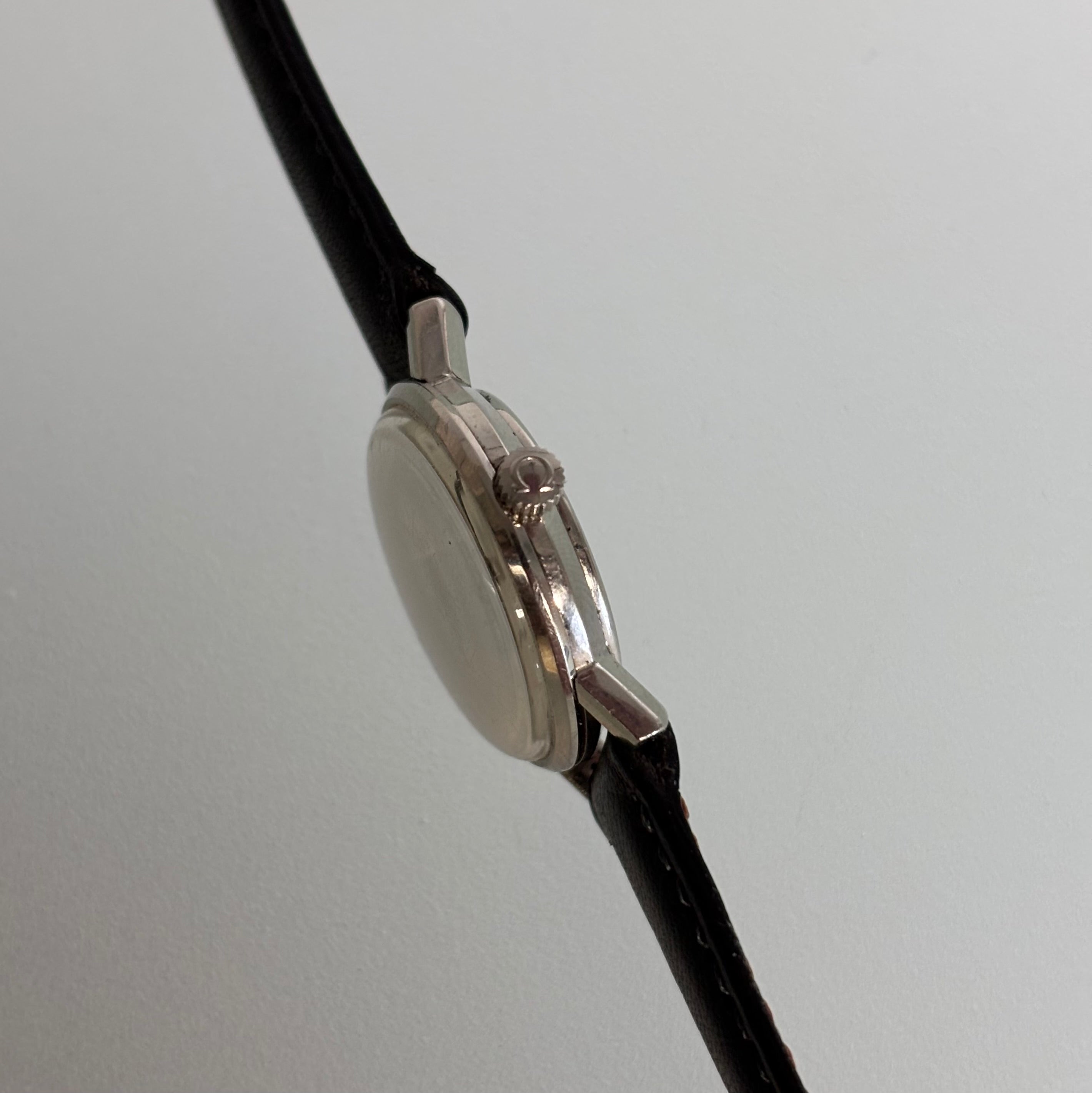 Omega Genève Breguet dial
