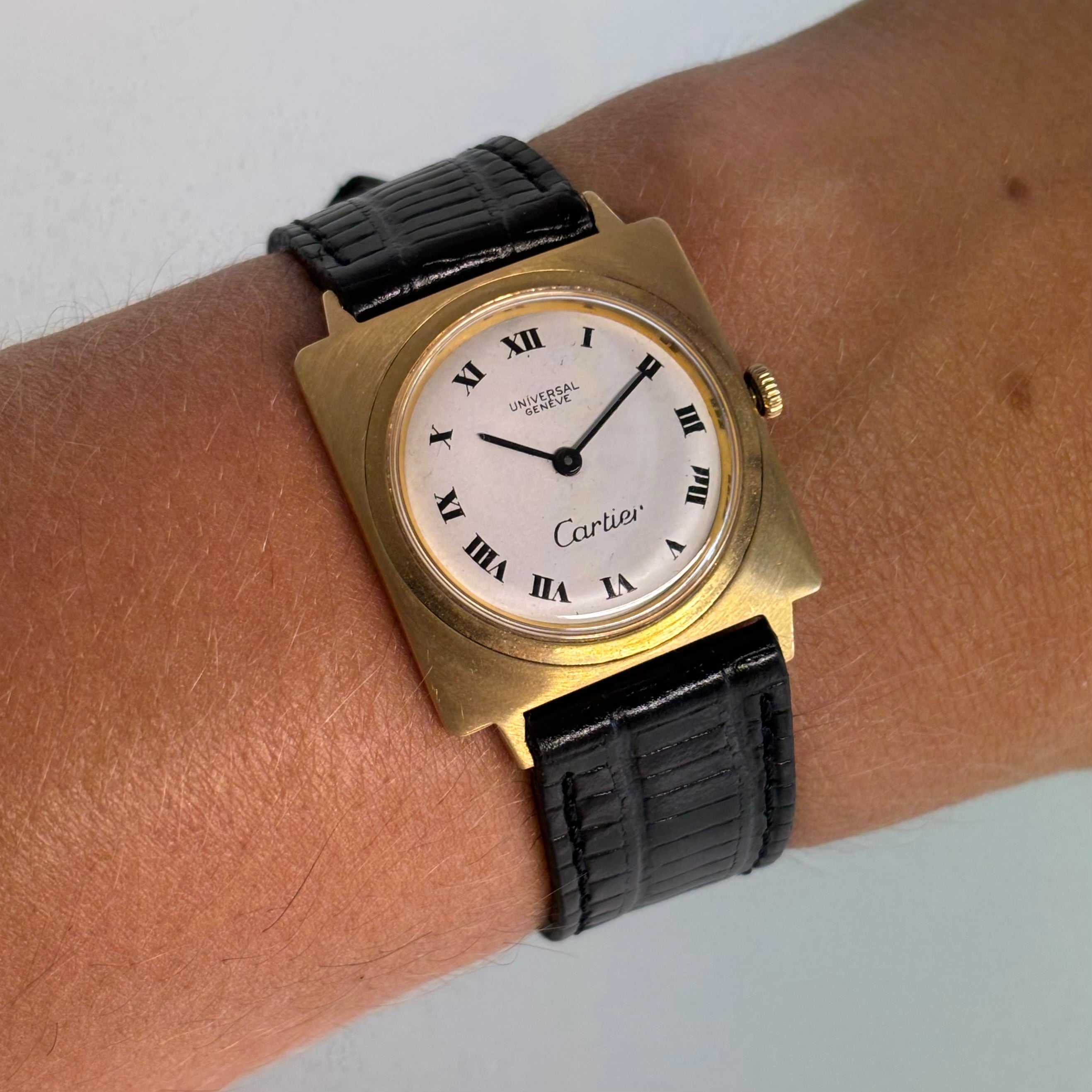 Universal Genève 18k Cartier signed