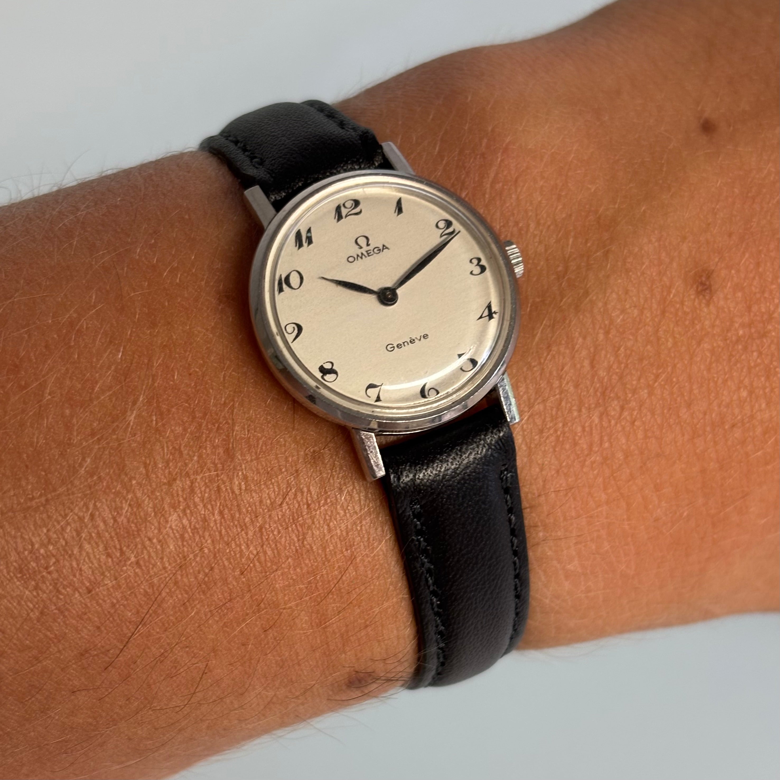 Omega Genève Breguet dial
