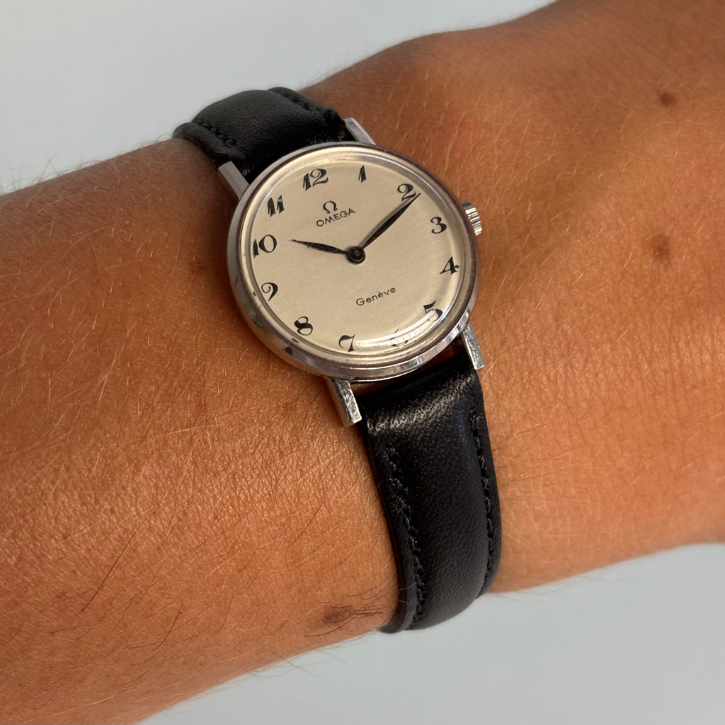 Omega Genève Breguet dial