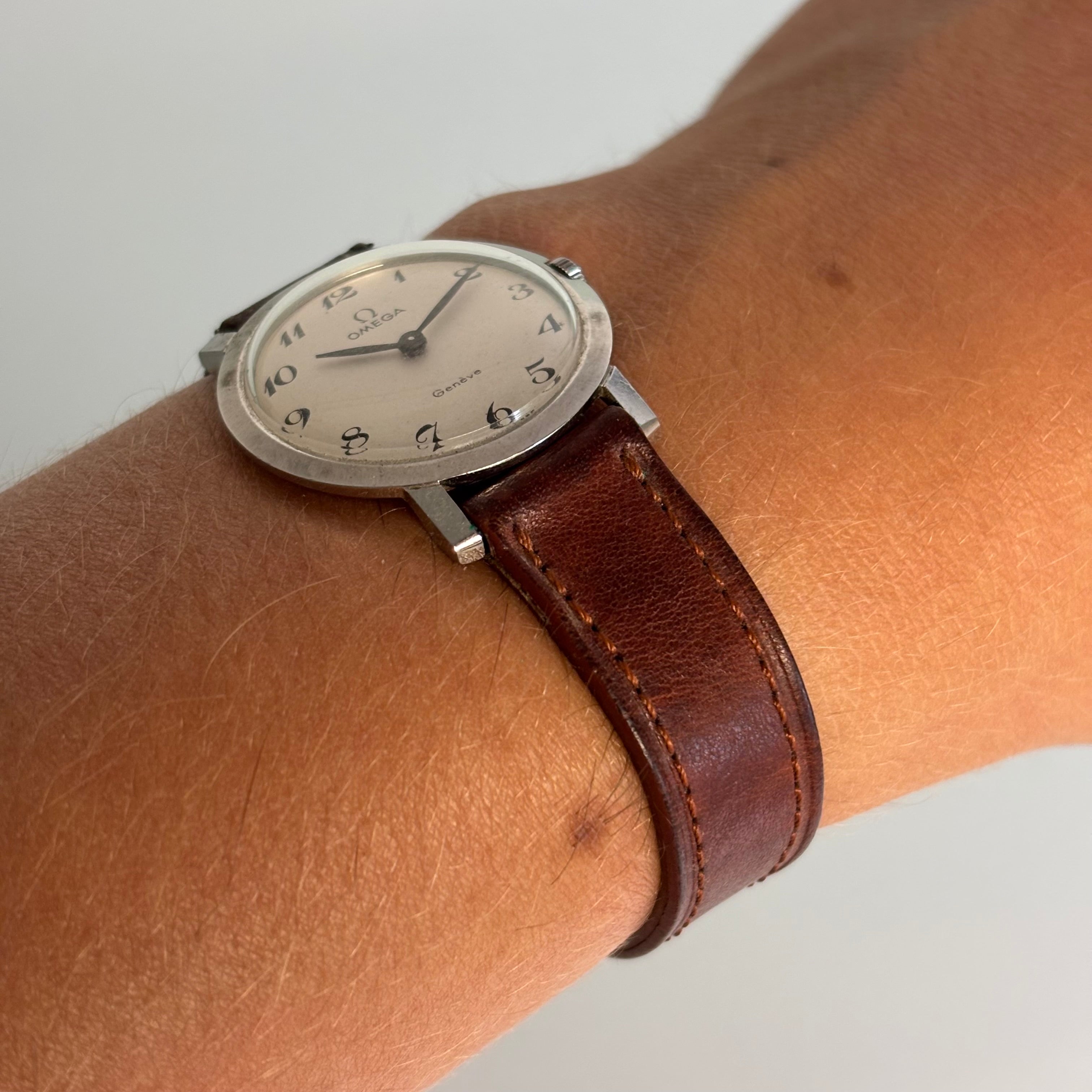Omega Genève Breguet dial